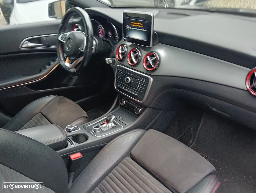 Mercedes-Benz CLA 45 AMG 4Matic Speedshift DCT 7G Night Edition - 13