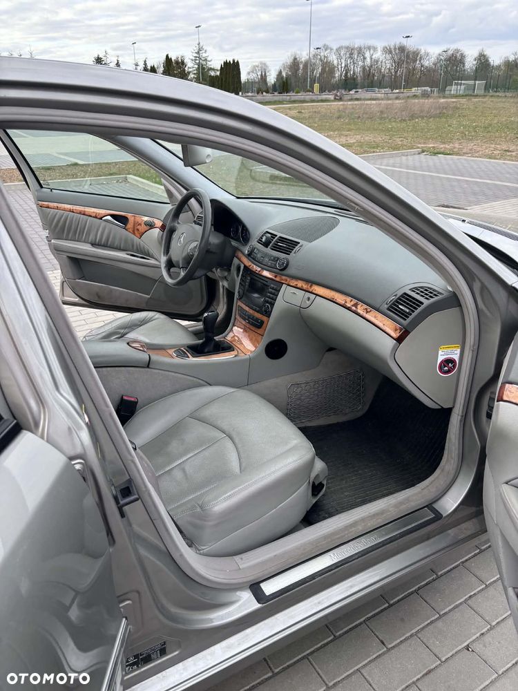 Mercedes-Benz Klasa E 200 CDI Elegance - 16