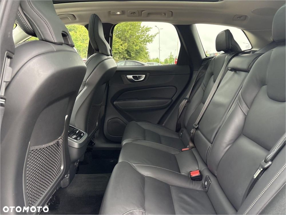 Volvo XC 60 B4 D AWD Ultimate Dark - 7