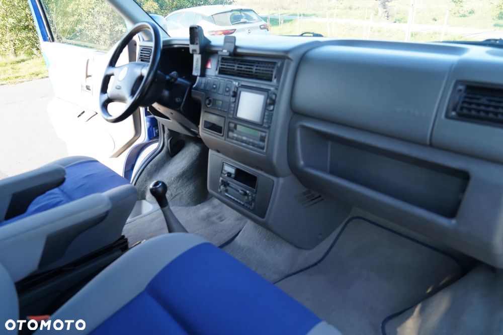 Volkswagen Multivan Standard - 11