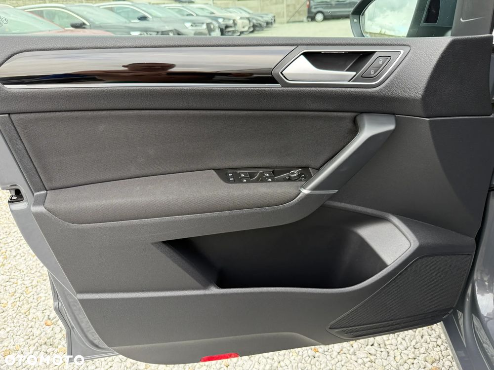 Volkswagen Touran 2.0 TDI BMT Highline DSG - 24