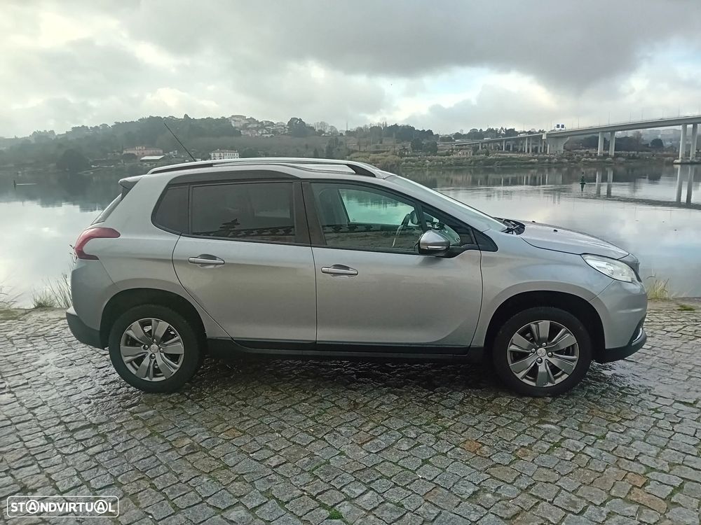 Peugeot 2008 1.6 BlueHDi Style - 19