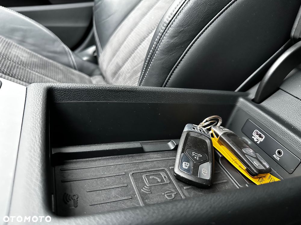 Audi A4 Avant 40 TDI quattro S tronic S line - 29