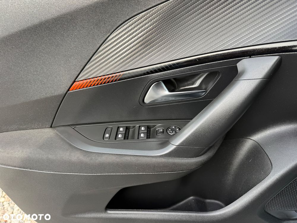 Peugeot 2008 PureTech 130 EAT8 Active - 23