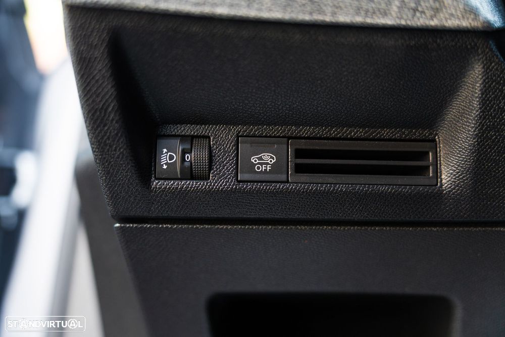 Peugeot 3008 1.2 Hybrid Allure e-DCS6 - 26