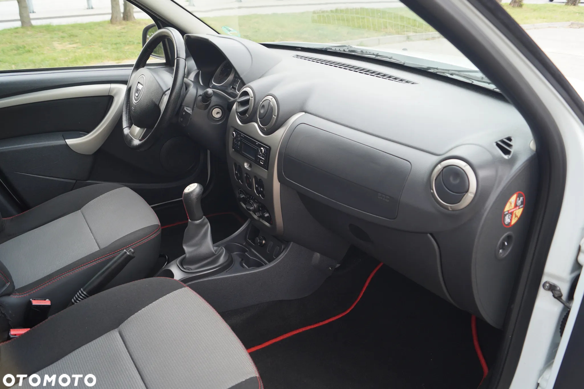 Dacia Duster 1.6 - 13