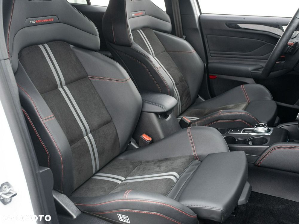 Ford Focus - 25