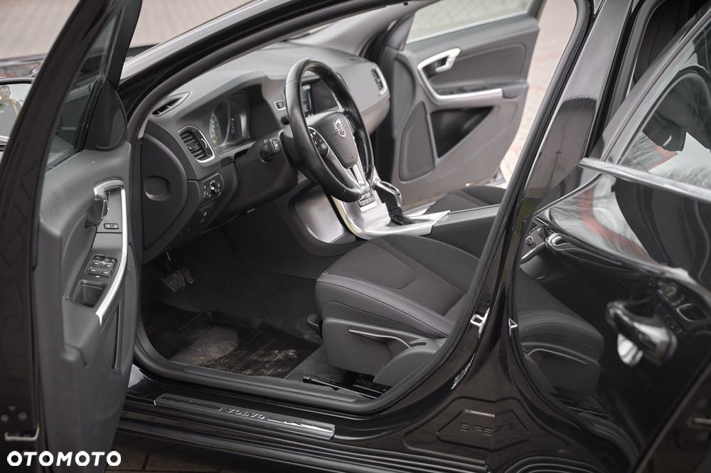 Volvo V60 T5 Geartronic Momentum - 16