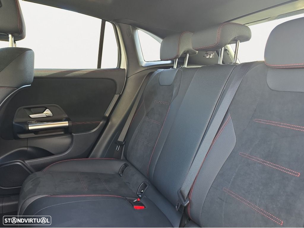Mercedes-Benz GLA 180 d AMG Line - 15