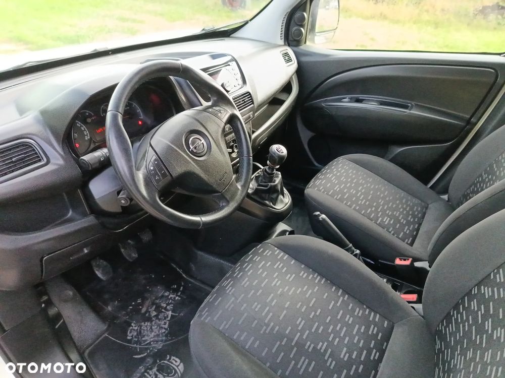 Opel COMBO VAN 1.4 benzyna 95kM manual 2017 rok AUTO SPRAWNE, GOTOWE DO JAZDY!!! - 5