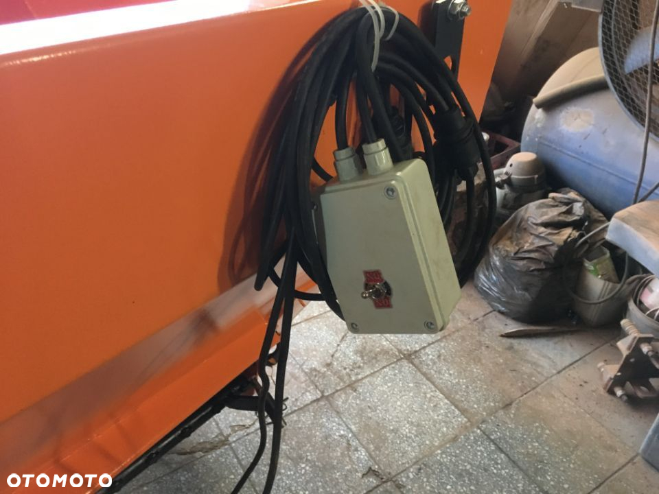 Epoke SKE 15 ciągniona piaskarka posypywarka solarka zimowe utrzymanie - 8