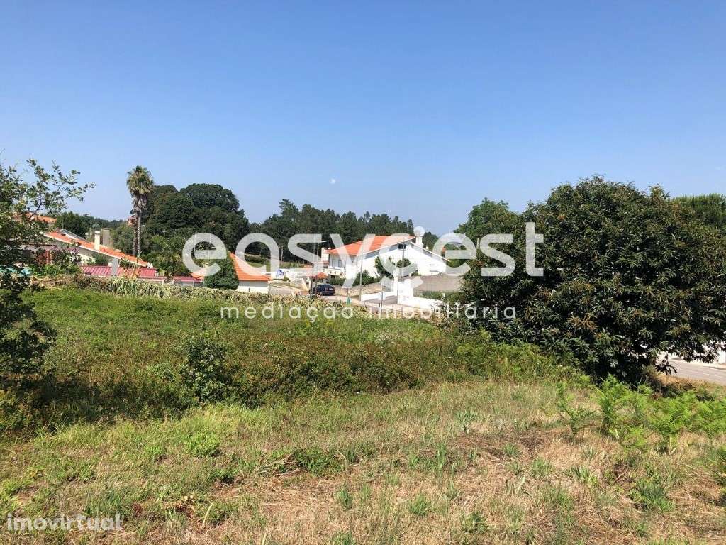 Terreno Urbano para construção de sete moradias na Batalha - Grande imagem: 3/13