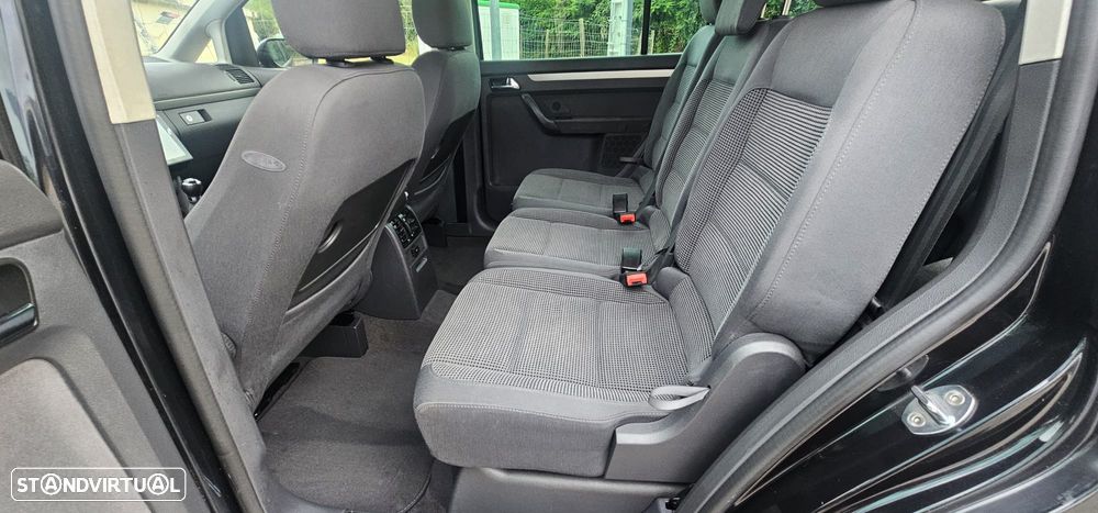 VW Touran 2.0 TDI Highline 7L - 24