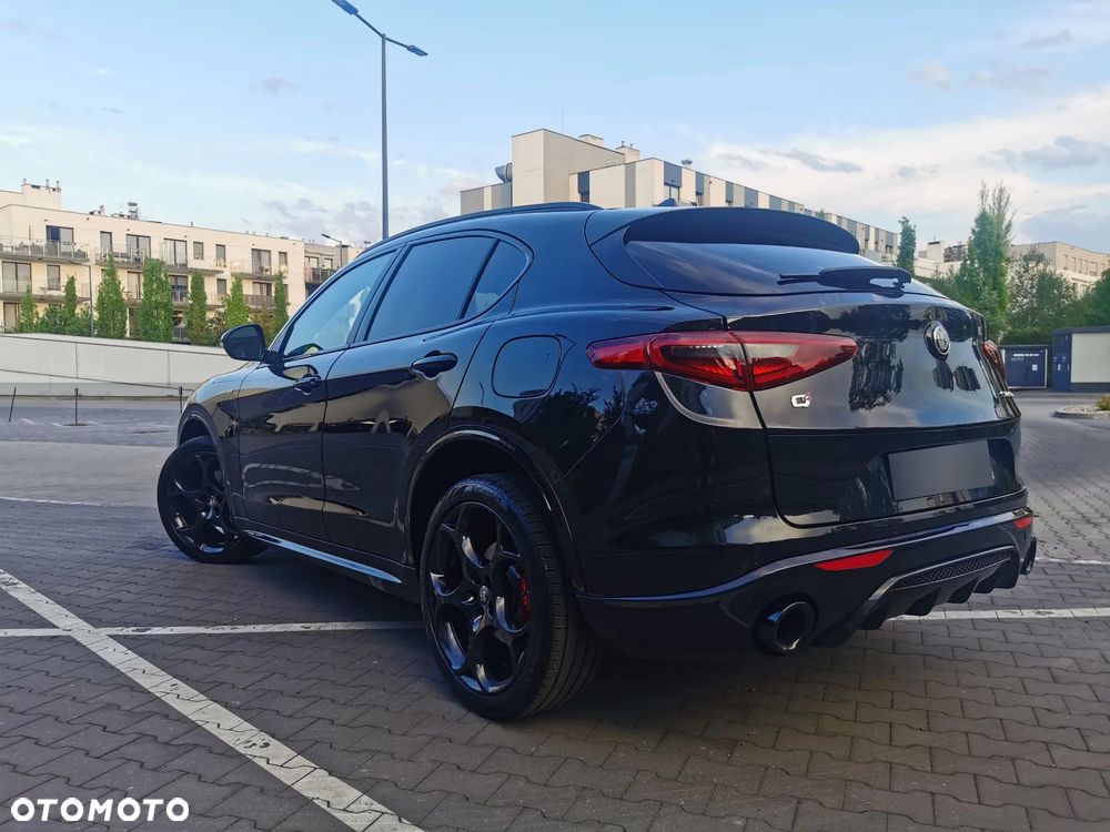 Alfa Romeo Stelvio 2.0 Turbo 16V AT8-Q4 Veloce Ti - 2