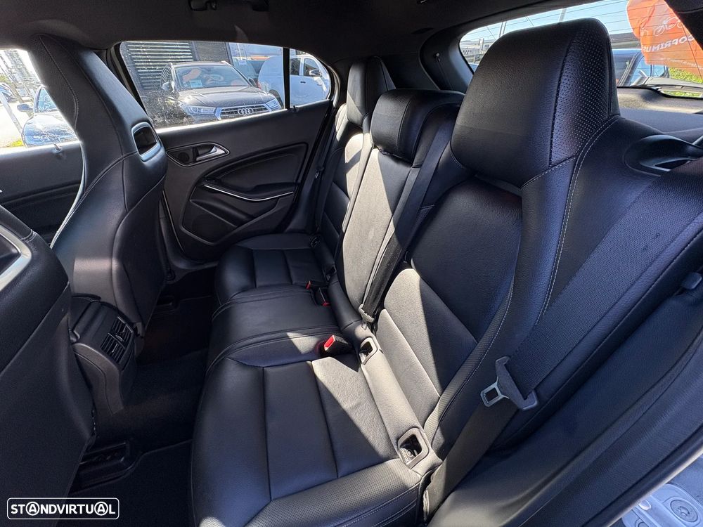 Mercedes-Benz GLA 220 CDi Urban 4-Matic - 11