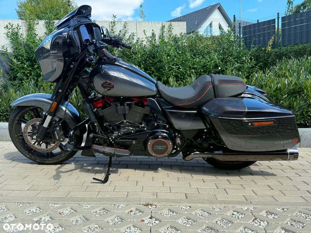 Harley-Davidson CVO Street Glide - 11
