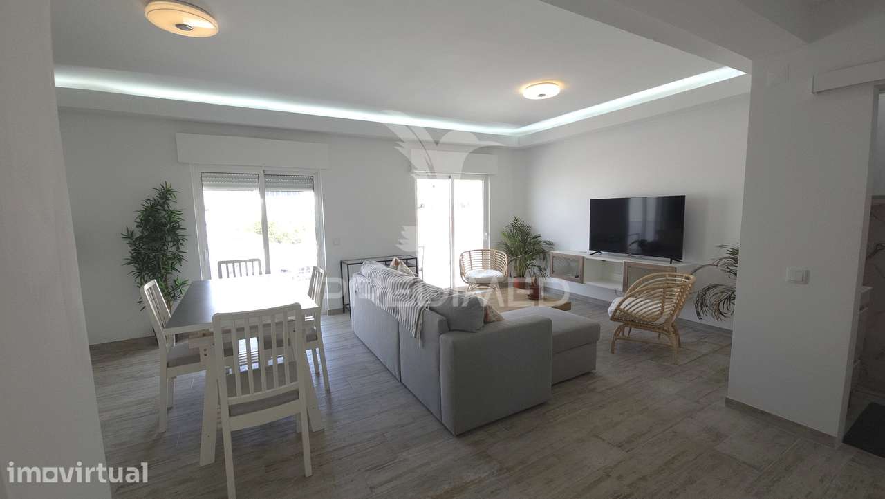 Apartamento T2 Remodelado em Quarteira, otima localização - Grande imagem: 2/28