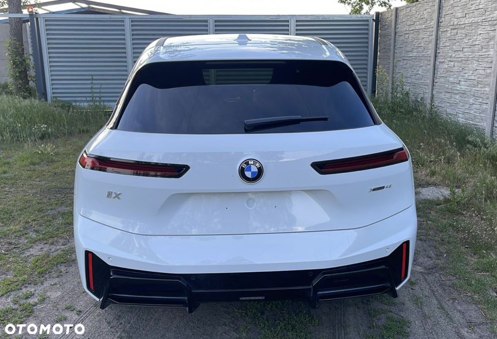 BMW iX xDrive45 - 10