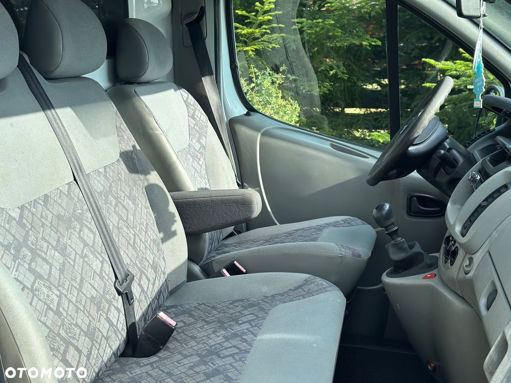 Opel Vivaro - 11