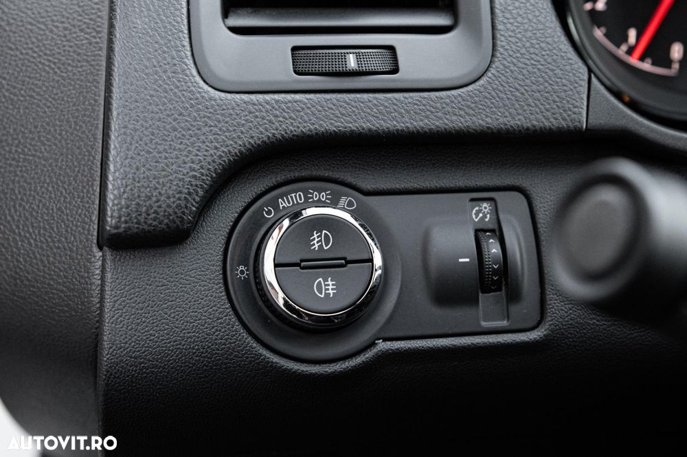 Opel Insignia - 27