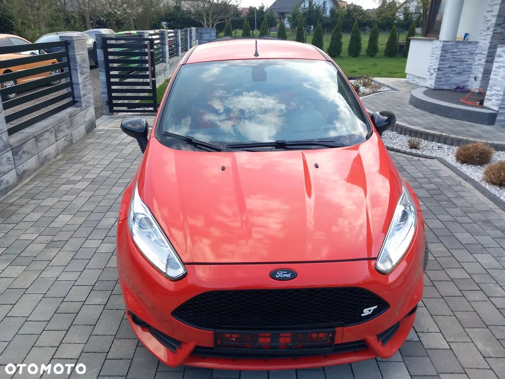 Ford Fiesta 1.6 EcoBoost ST - 17