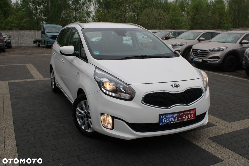 Kia Carens - 9