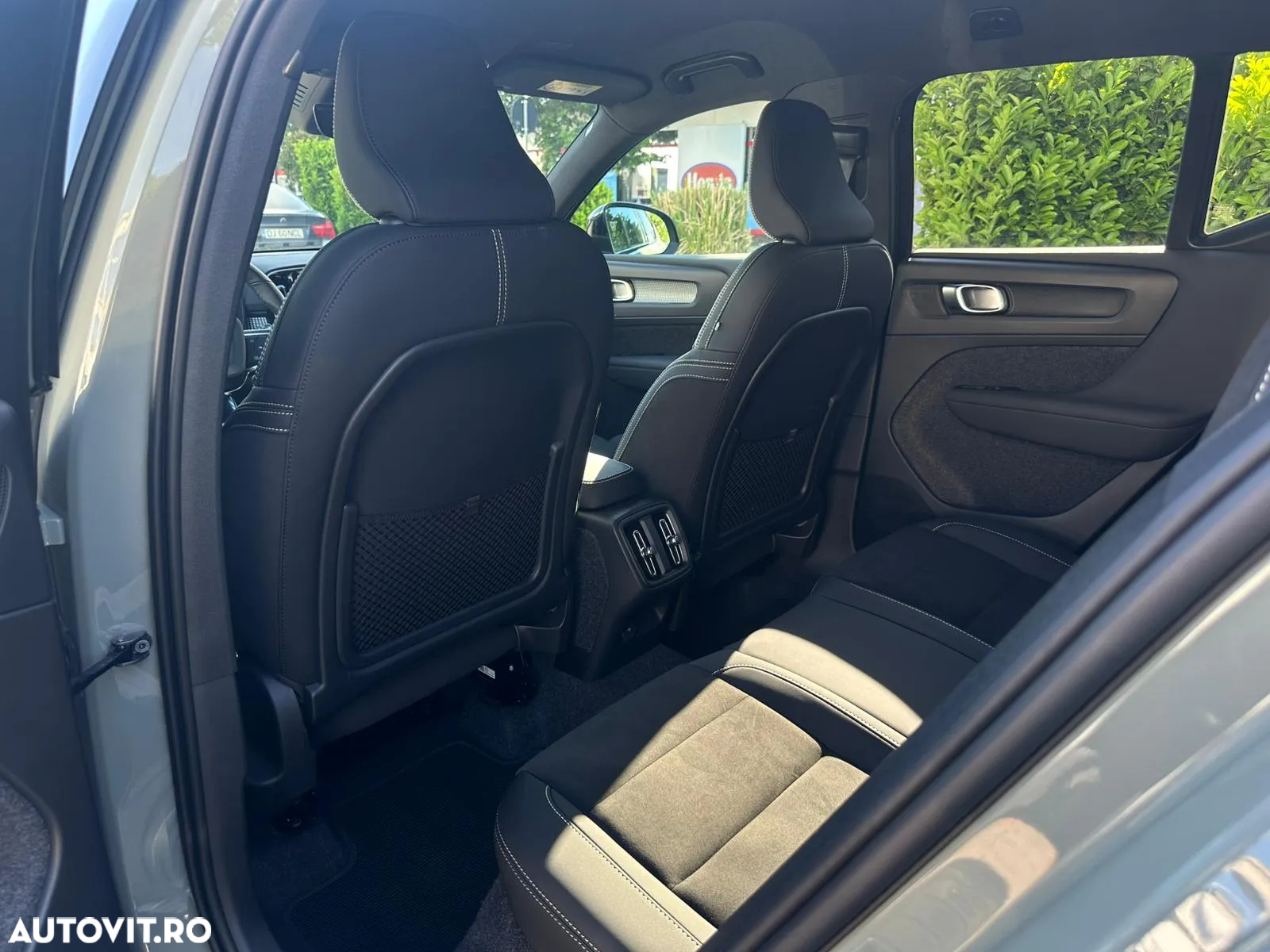 Volvo XC 40 B3 AT FWD MHEV Plus Dark - 13