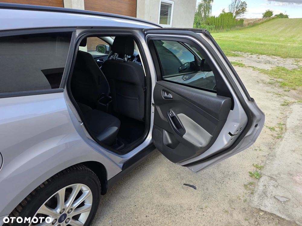 Ford Focus 1.6 Ambiente - 11
