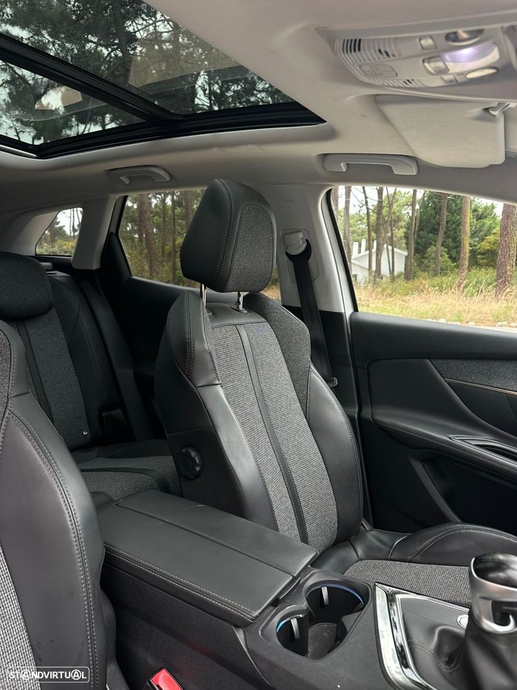 Peugeot 3008 1.2 PureTech Allure - 11