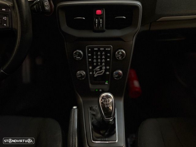 Volvo V40 D2 Kinetic - 9