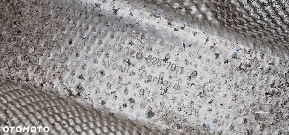 OSŁONY TERMICZNE WYDECHU KOMPLET 3C0825701C 3C0825721D 3C0825671K  VW PASSAT B7 - 4