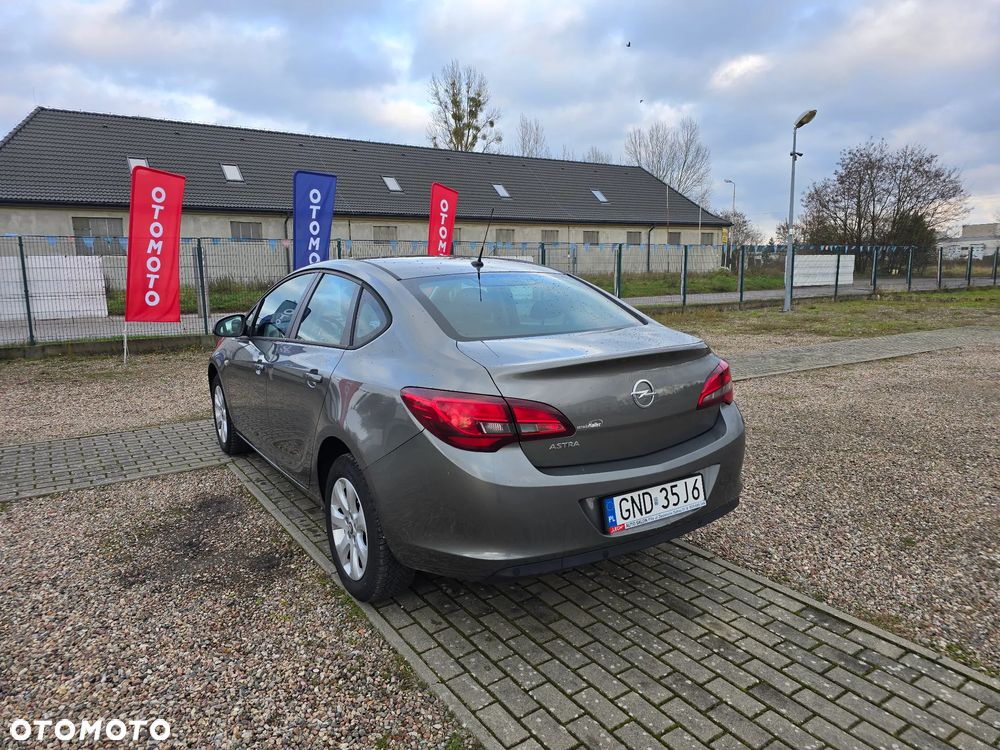 Opel Astra 1.6 Active EU6 - 8