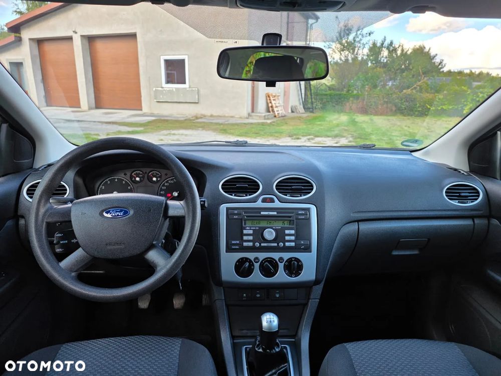 Ford Focus 1.6 16V Ambiente - 6