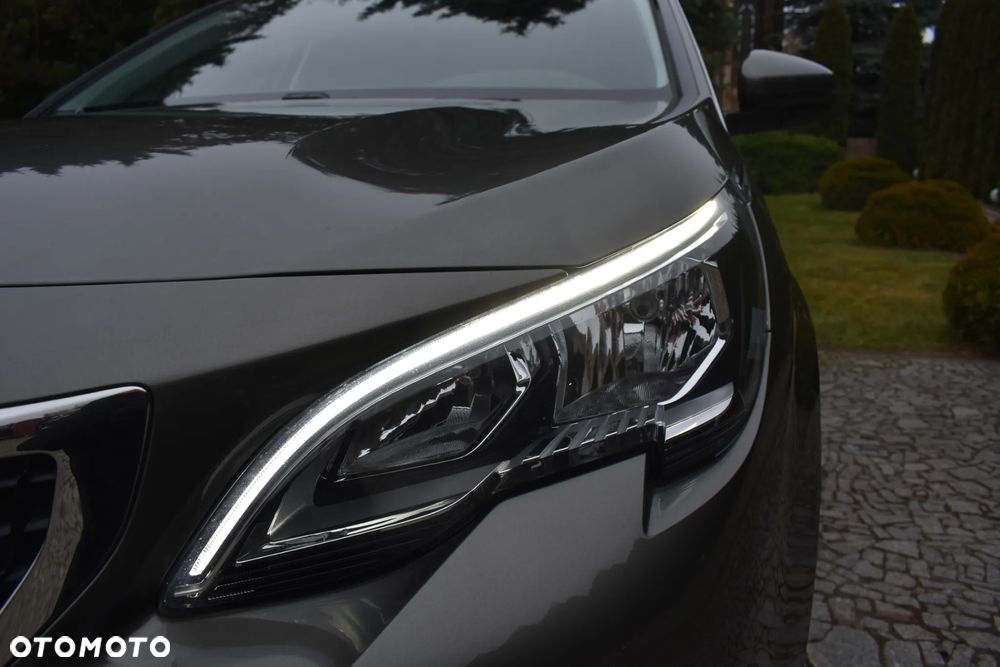 Peugeot 3008 PureTech 130 Stop & Start GPF Allure - 28