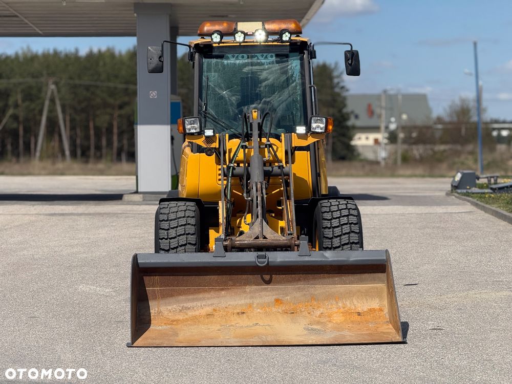 Volvo L25F - 17