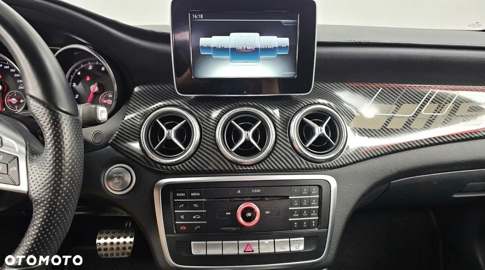 Mercedes-Benz CLA 250 4Matic 7G-DCT AMG Line - 13