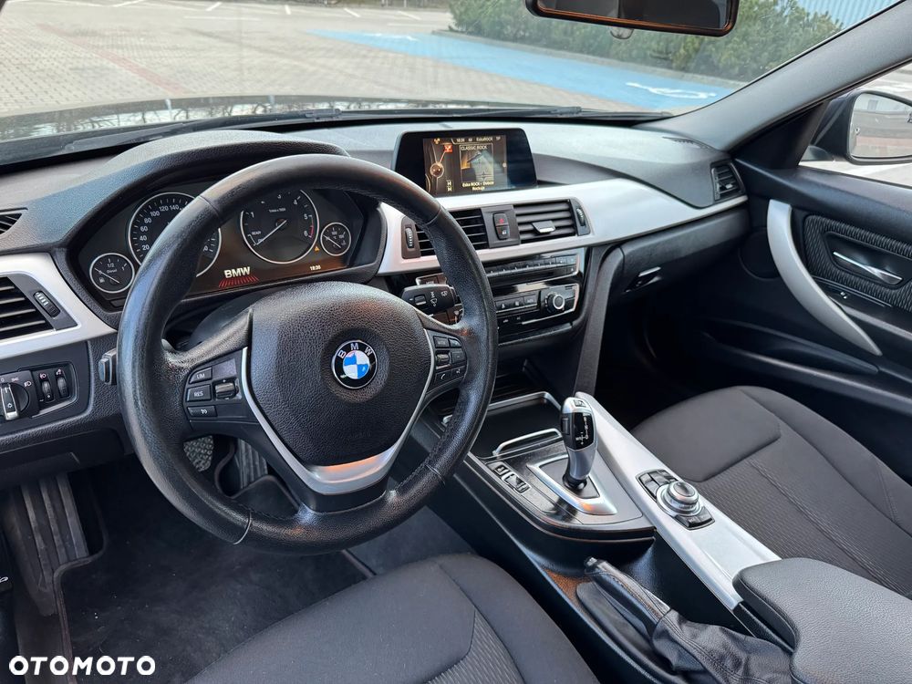 BMW Seria 3 320d - 22
