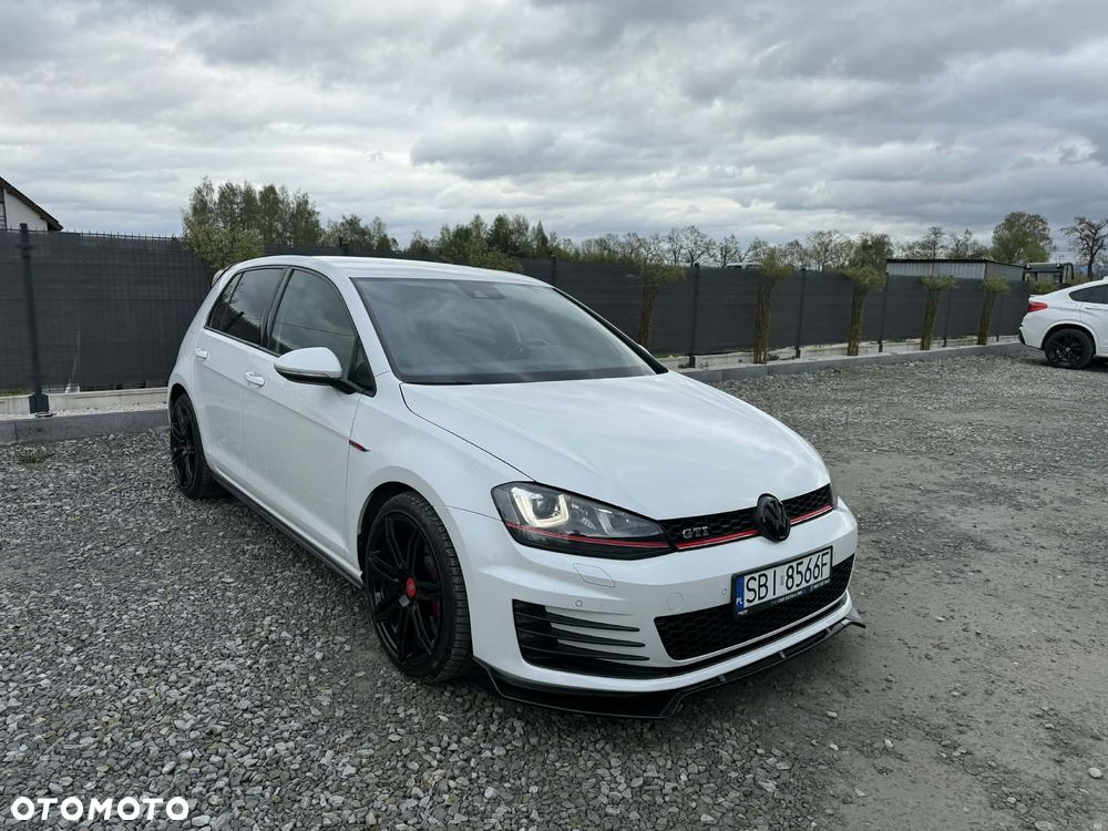Volkswagen Golf GTI Performance BlueMotion Technology DSG - 3
