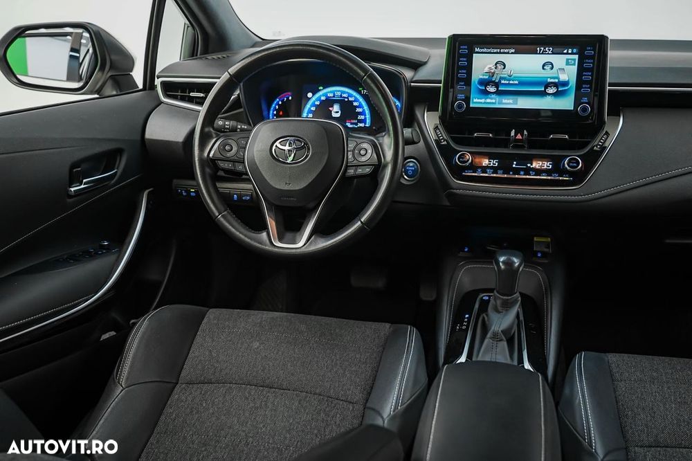 Toyota Corolla 2.0 Hybrid Touring Sports Comfort - 12