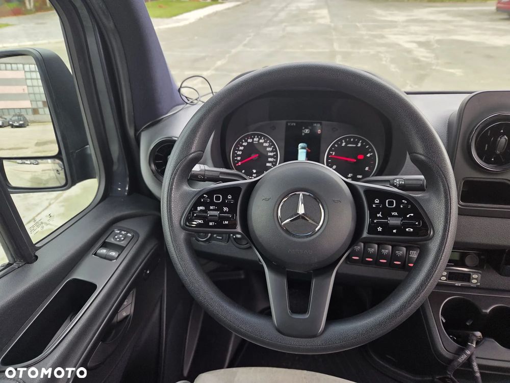 Mercedes-Benz Sprinter 319 CDI 907.235 - 15