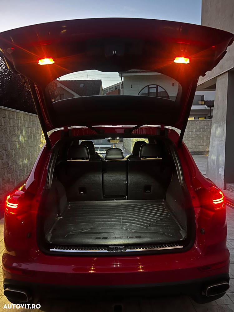 Porsche Cayenne - 10