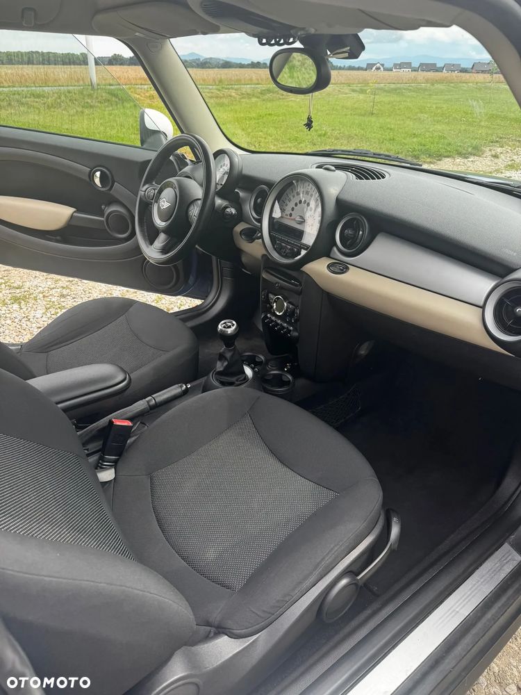 MINI Cooper Standard - 8