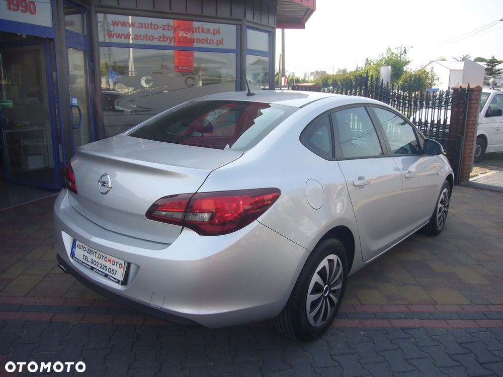 Opel Astra 1.4 T Enjoy - 7