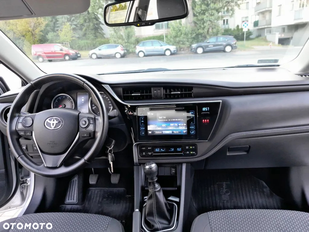 Toyota Corolla 1.6 Comfort - 8