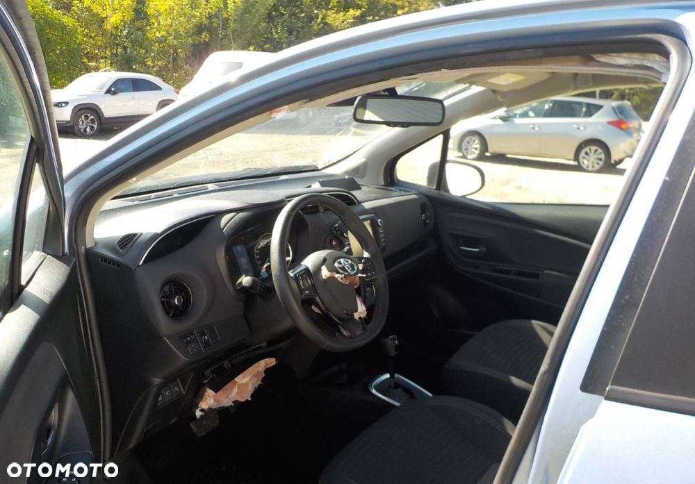 Toyota Yaris - 25