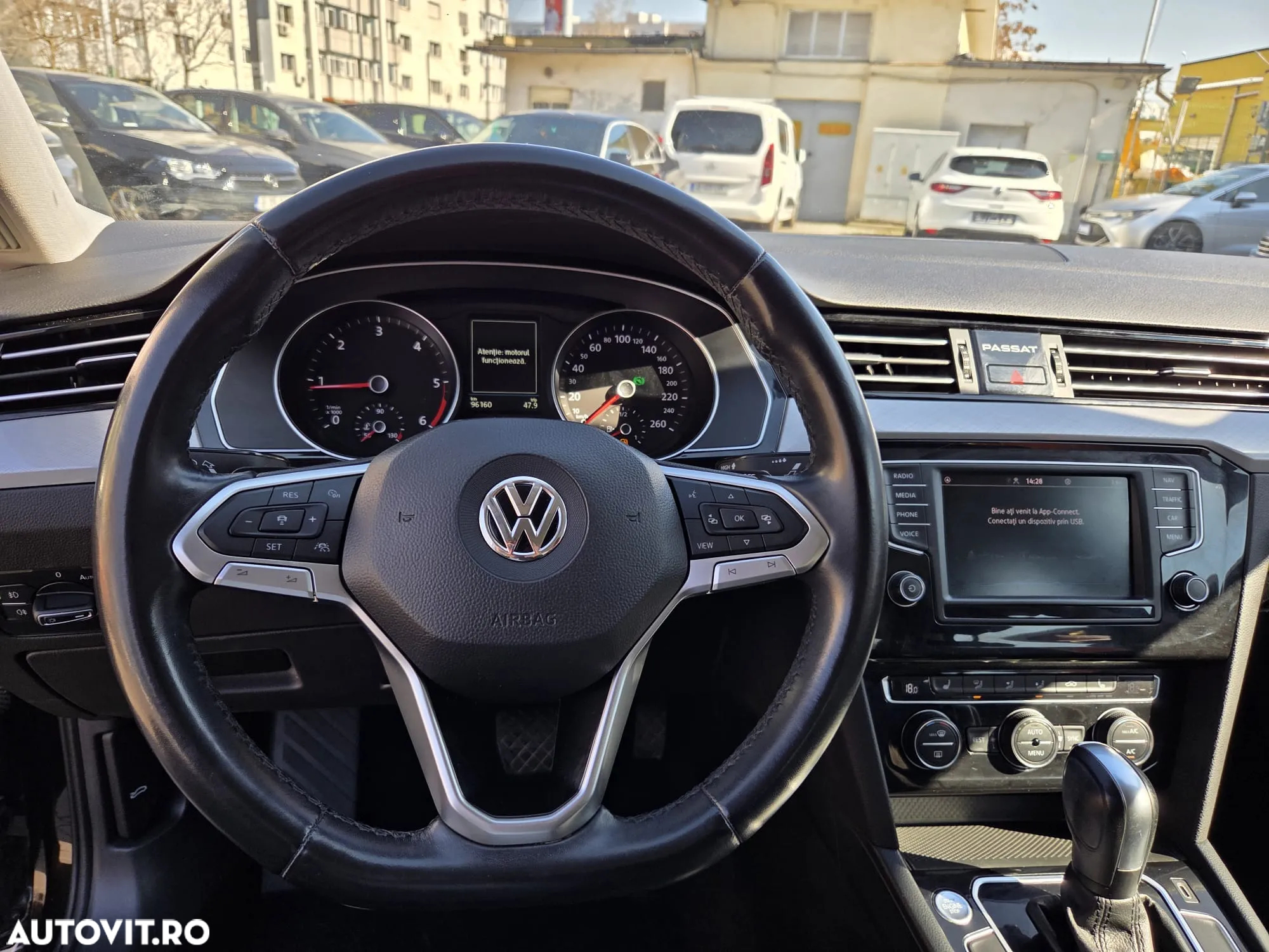 Volkswagen Passat 2.0 TDI DSG Comfortline - 11