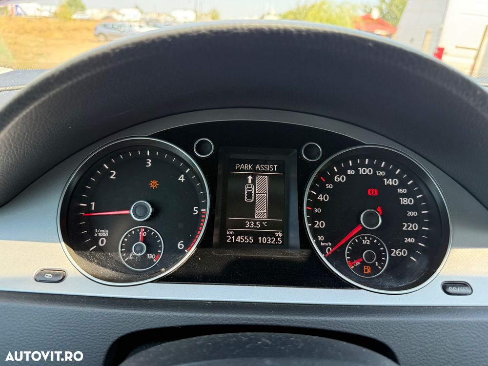 Volkswagen Passat Variant 2.0 Blue TDI SCR Comfortline - 16