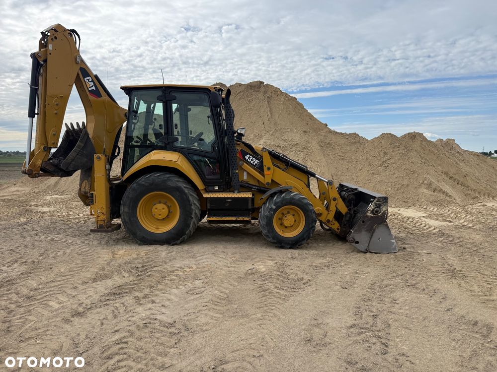 Caterpillar 432F2 - 3