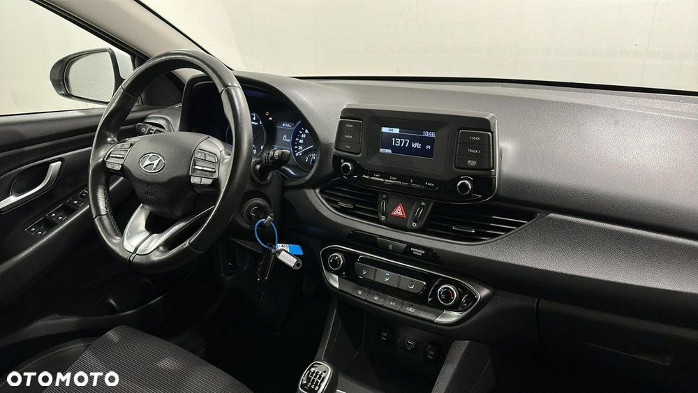 Hyundai i30 1.5 DPI Classic + - 14