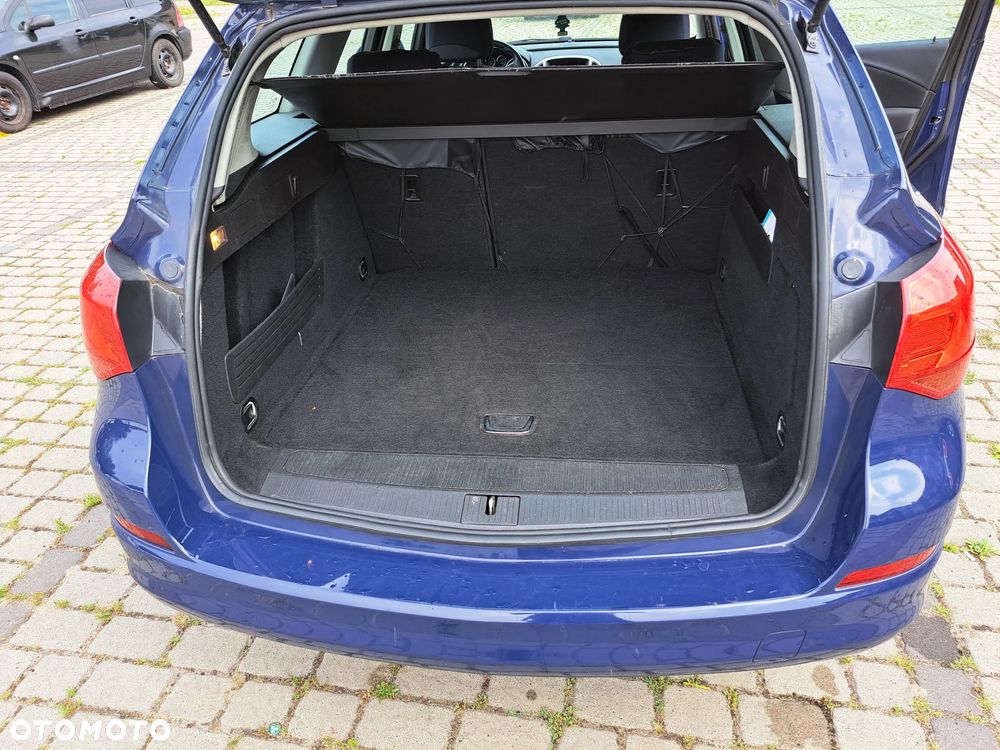 Opel Astra 2011 photo 5